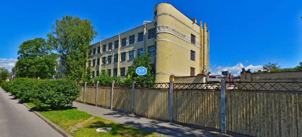 На улице Пугачева