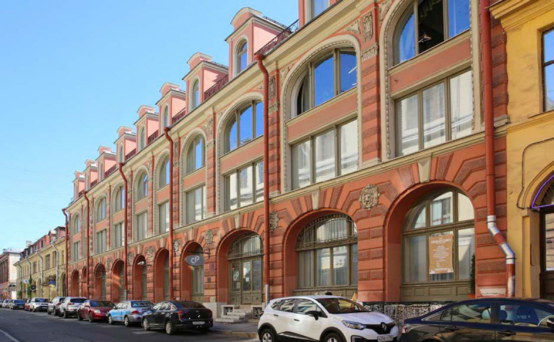 IZZZI в Банковском переулке